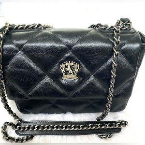 Elegant Black Quilted Chain Bag